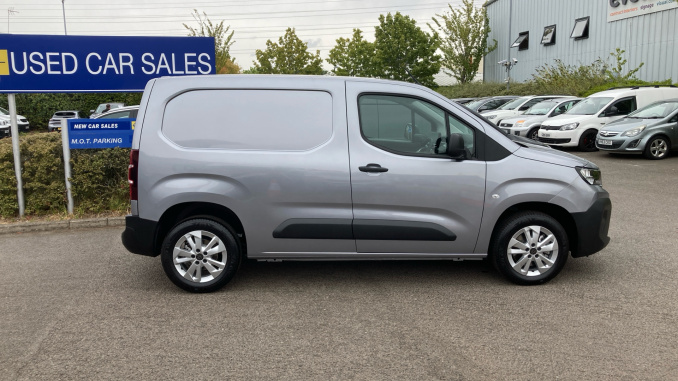 Peugeot Partner M Diesel 1.5 BlueHDi 100 Professional Plus Van - Image 9